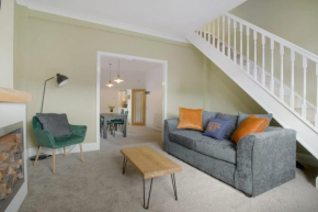 Lovely 2-Bedroom Home in Langley Park, Sleeps 4